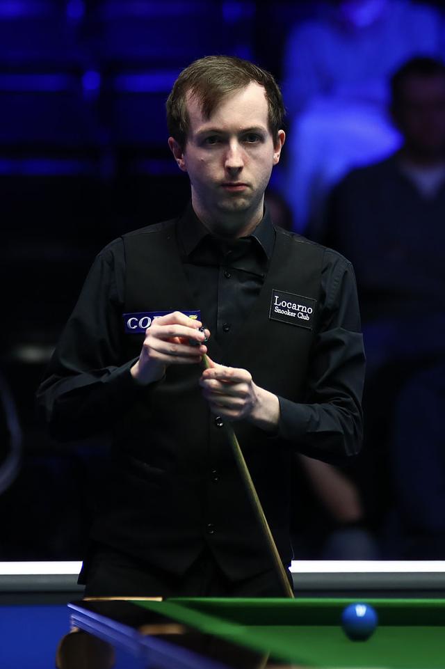 铲断次数与 铲断次数与