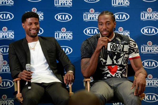 头盔扣好再 头盔扣好再